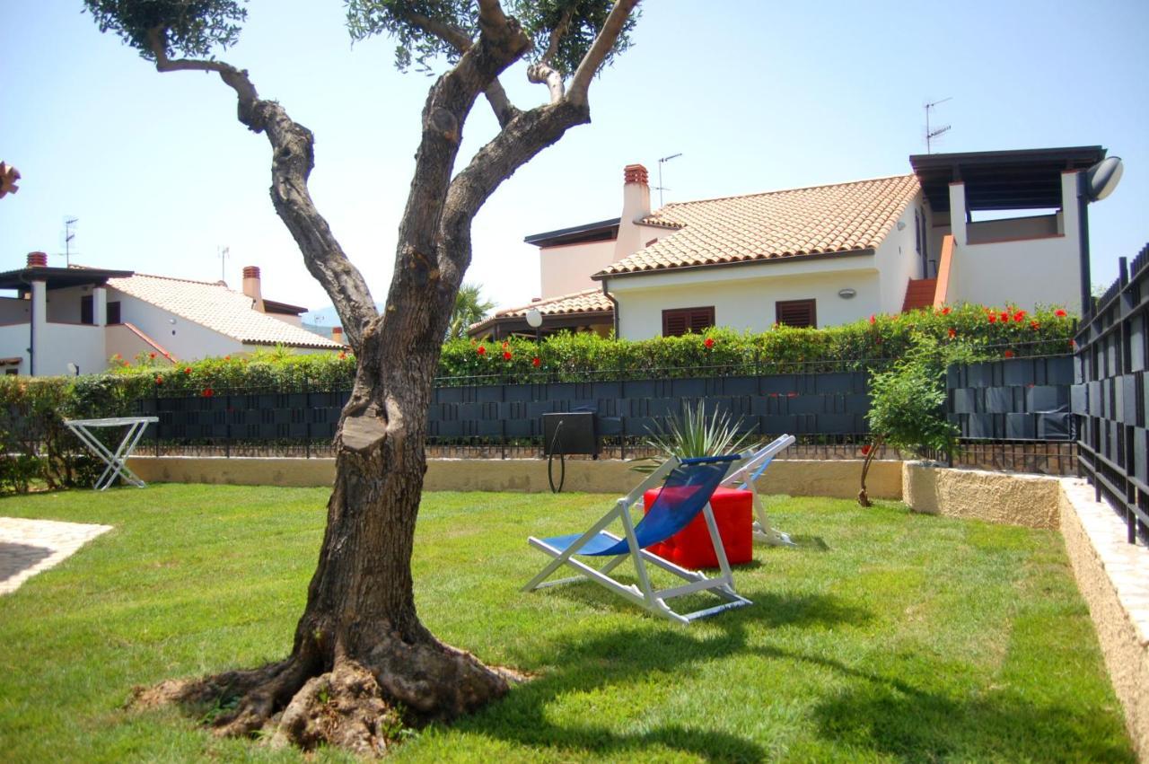 Sole Mare Deluxe Villa Campofelice Di Roccella Exterior photo